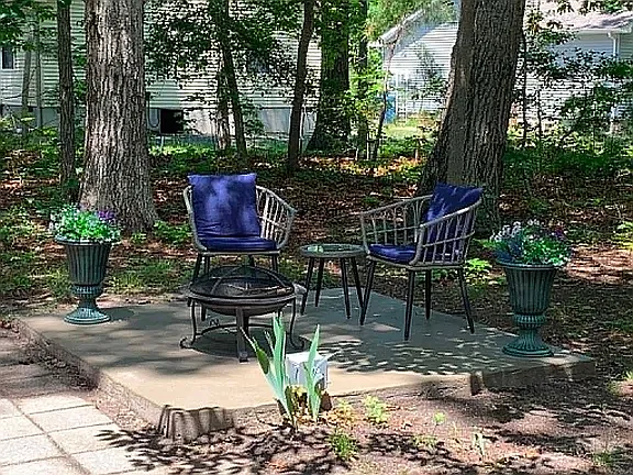 3 bed, 1232 sqft, $2,200 — Photo 2