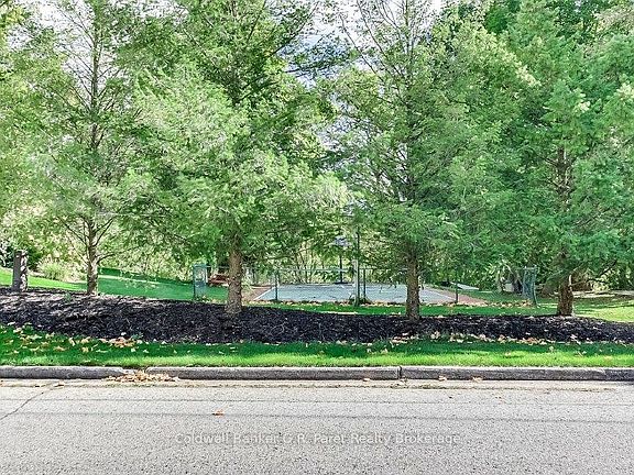 3rd image of 53 Parkwood Dr