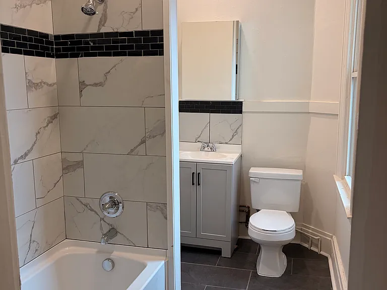 626 Walnut St #2 — Photo 5