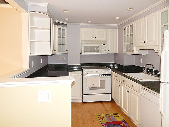 3rd image of 10 Rogers St APT 211