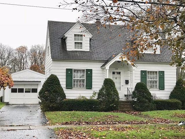 1st image of 228 E Elmwood Ave