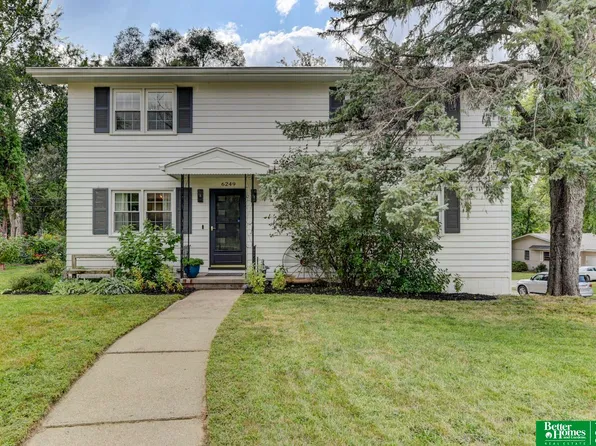6249 Whitmore St, Omaha, NE 68152