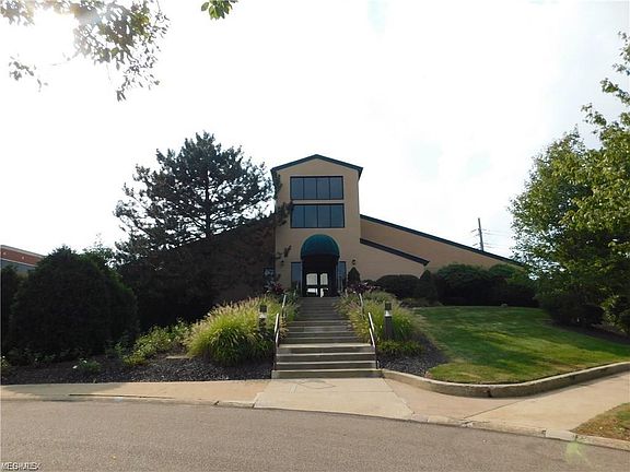 3rd image of 170 Pheasant Run #170