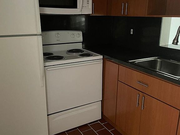 3rd image of 416-426 Santander Ave #9643901