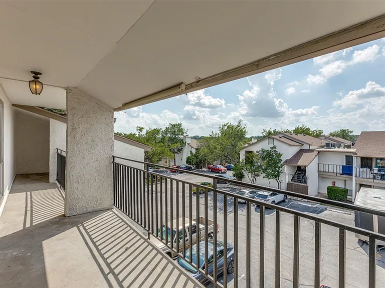 6910 Hart Ln #414 — Photo 11