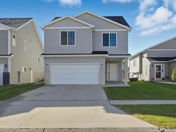 433 Foxtail Dr, West Fargo, ND 58078