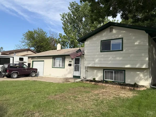 122 Deauville Ln, Pueblo, CO 81005