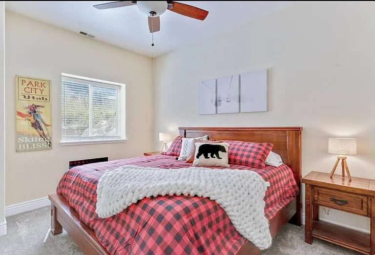 545 Crestview Dr — Photo 10