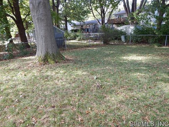 4th image of 301 San Mateo Dr