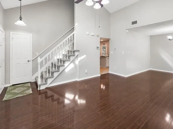 317 Oak Gate Dr, Chesapeake, VA 23320