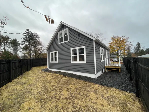522 W Maple Street, Spooner, WI 54801