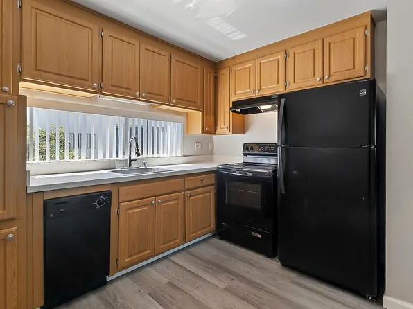 Whispering Oaks Apartments