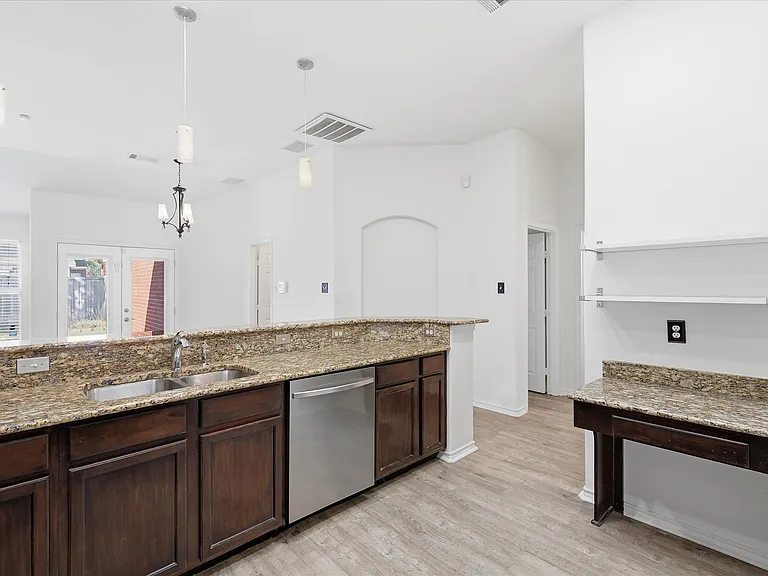 5625 Overland Dr — Photo 28