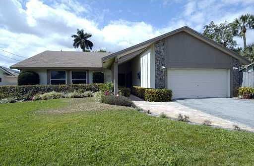 1st image of 2355 SW 28th Ave