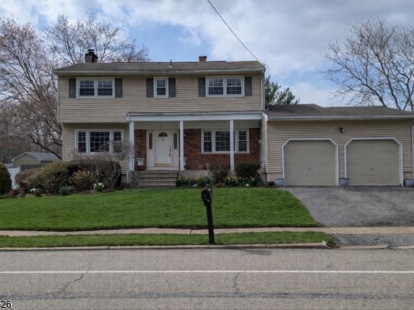 57 Clover Hill Dr