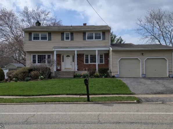 57 Clover Hill Dr, Flanders, NJ 07836