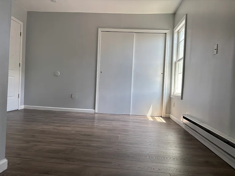 33 Walnut St #3 — Photo 2