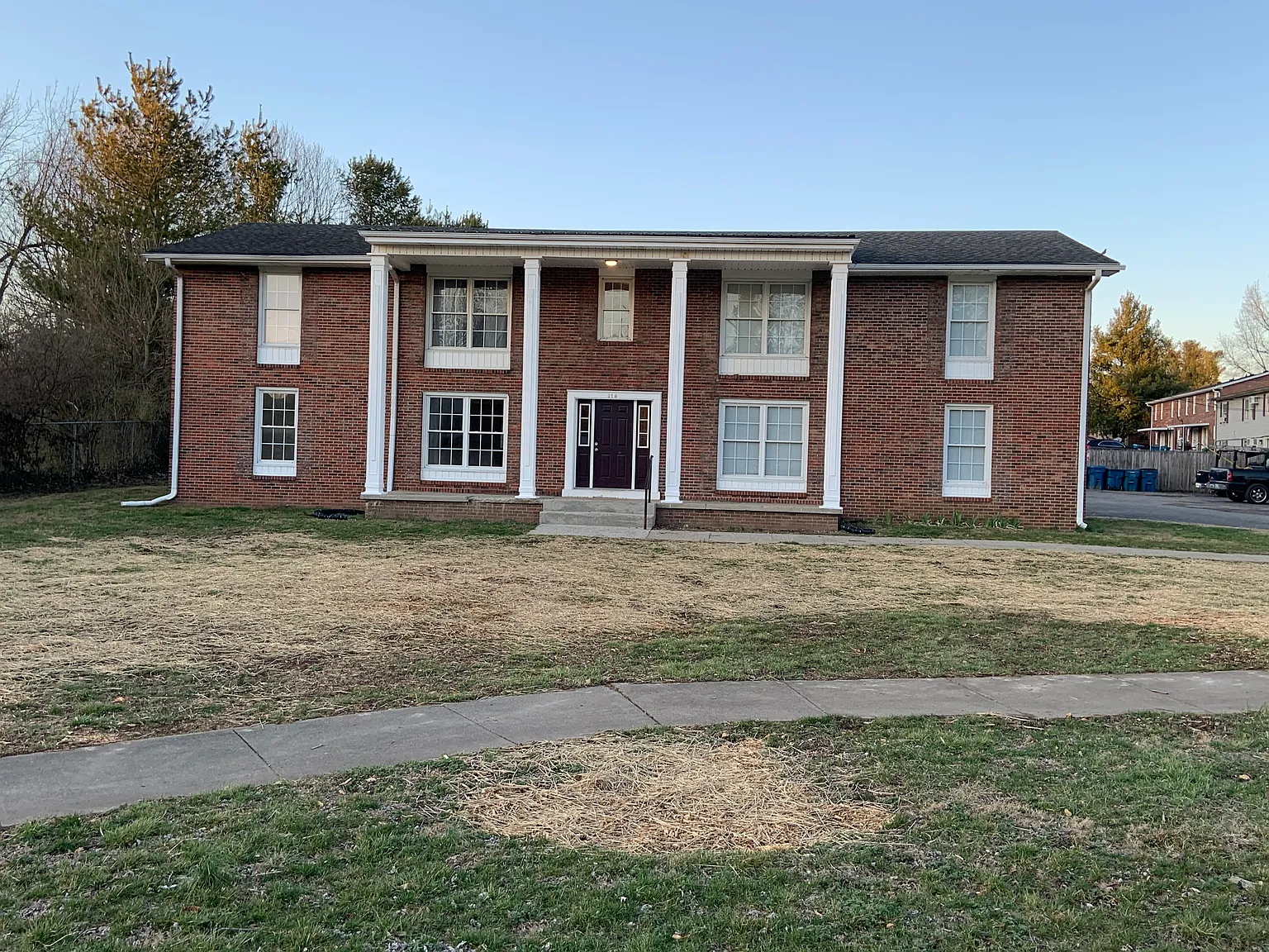 2 bed, 825 sqft, $1,100 — Photo 1