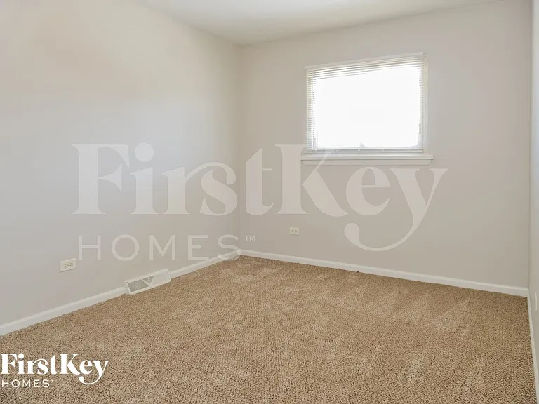 744 Newell Ave — Photo 12