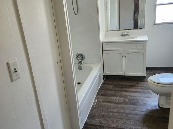 2nd image of 2621 W 20th St