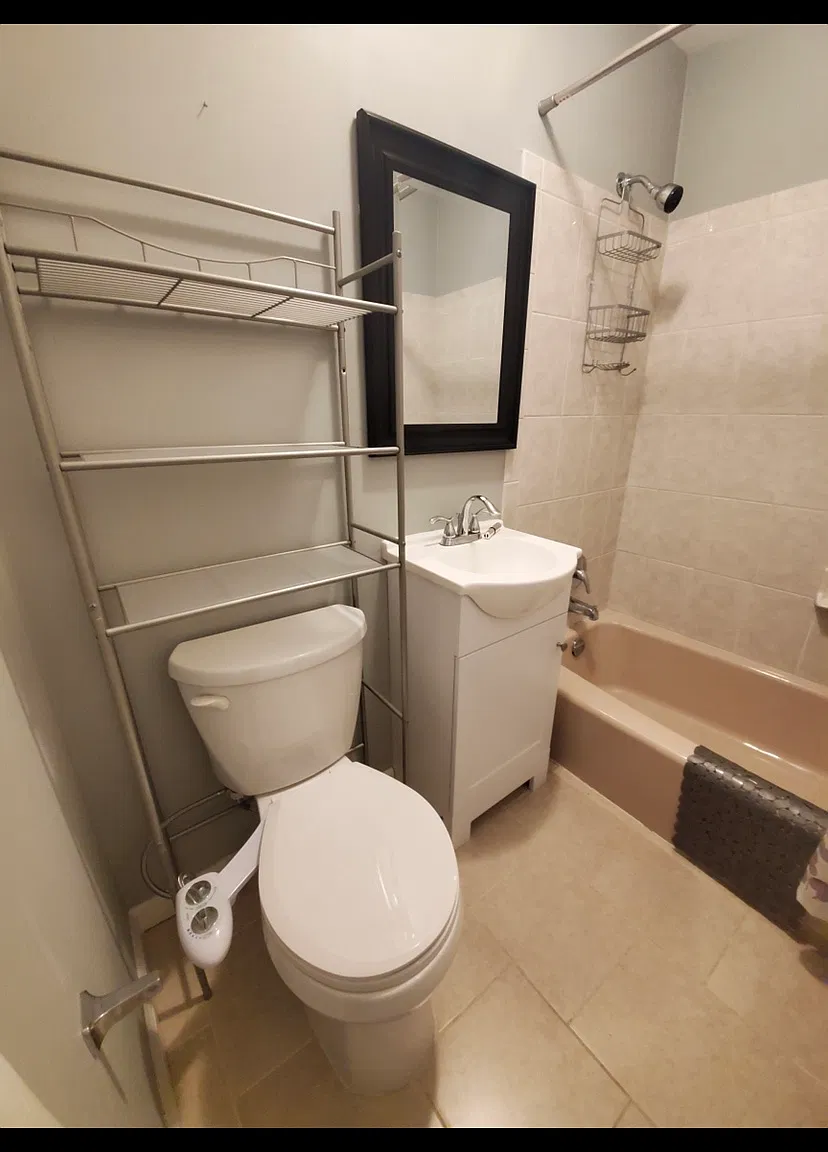 1 bed, 2500 sqft, $900 — Photo 2