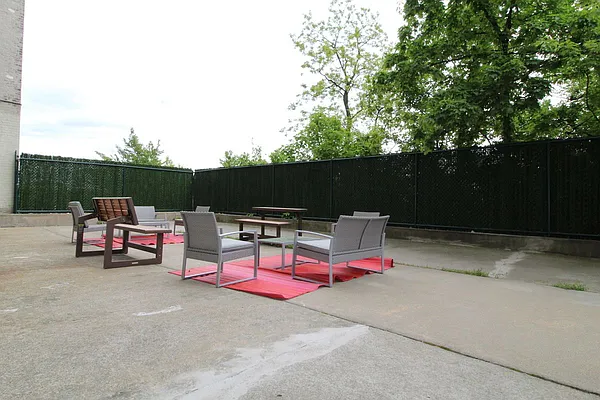 Rented by Bruma Realty LLC | media 21