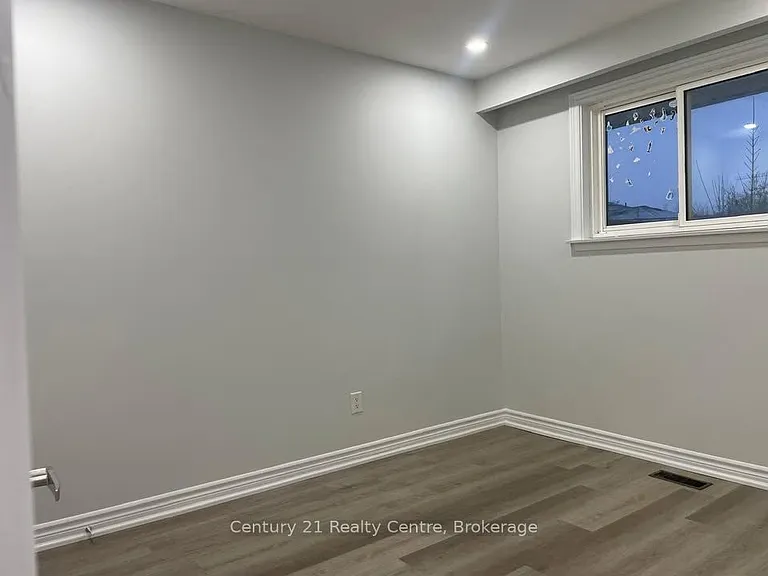 19 Athlone Ave #UPPER LVL — Photo 9