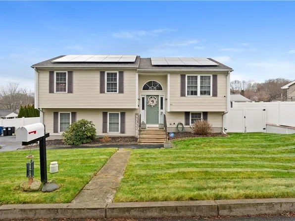 54 Centracchio St, West Warwick, RI 02893