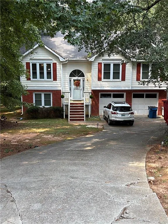 215 Somerset Dr photo 1