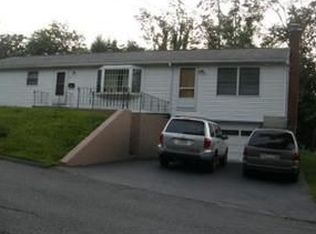 27 Hapgood Rd, Worcester, MA 01605