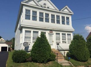 19 Hawk St, Amsterdam, NY 12010