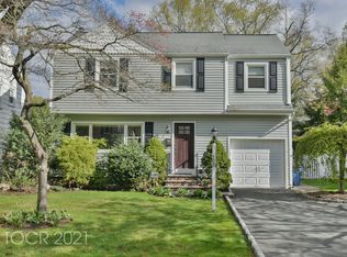 105 Dora Ave, Waldwick, NJ 07463