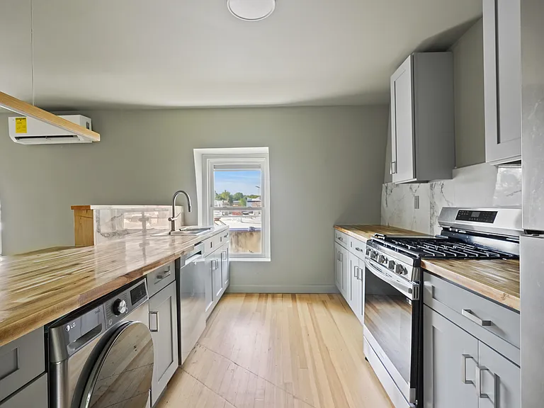 31 N Eckar St #3 — Photo 7