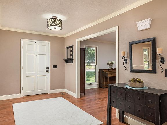3rd image of 7826 Stonehenge Dr
