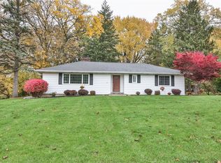 27 Leedale Dr, Webster, NY 14580