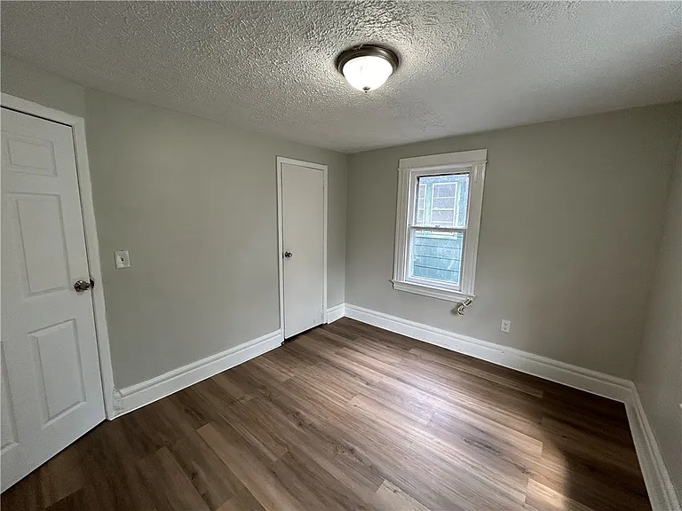 42 Villa St #UPPER — Photo 10