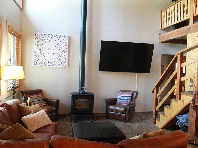 15151 Northwoods Blvd — Photo 4