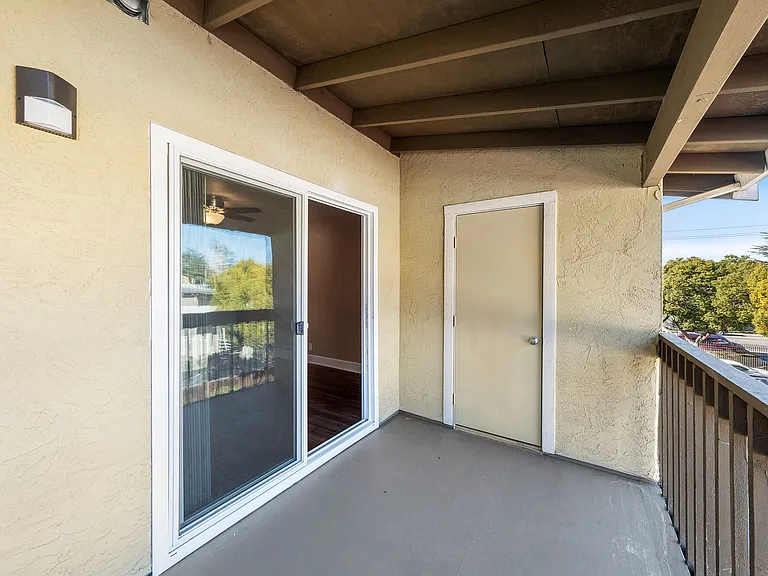 Vista Creek Apartments — Photo 23