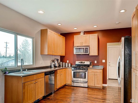 4th image of 1222 E Marine View Dr