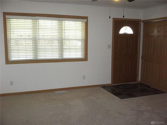 5th image of 627 San Bernardino Trl