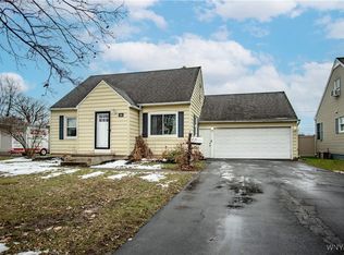 863 Pioneer Dr, North Tonawanda, NY
