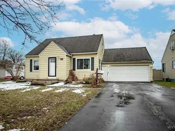 863 Pioneer Dr, North Tonawanda, NY 14120