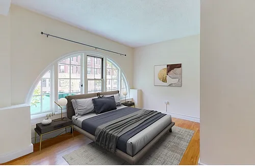 534 Beacon St Photo 1