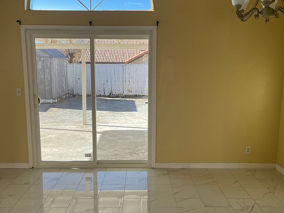 5th image of 36819 Camden Ct