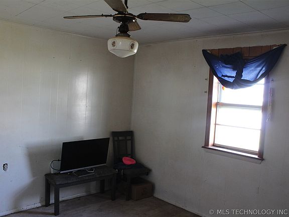 4th image of 110 S Broadway St