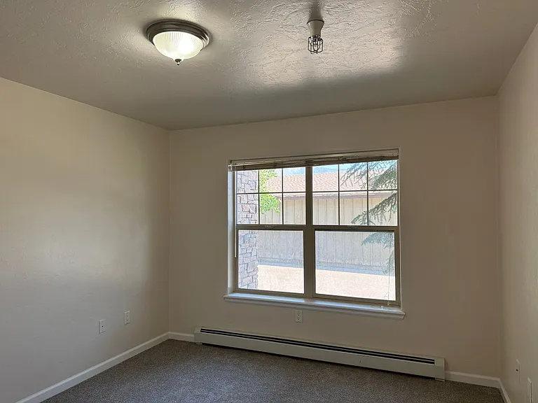 52 Commons Cir — Photo 8