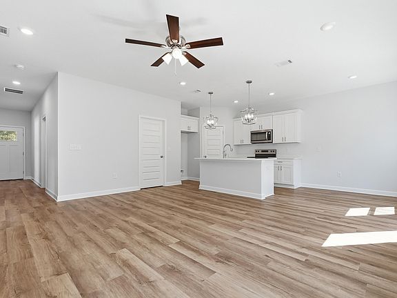 4th image of 6134 Clover St