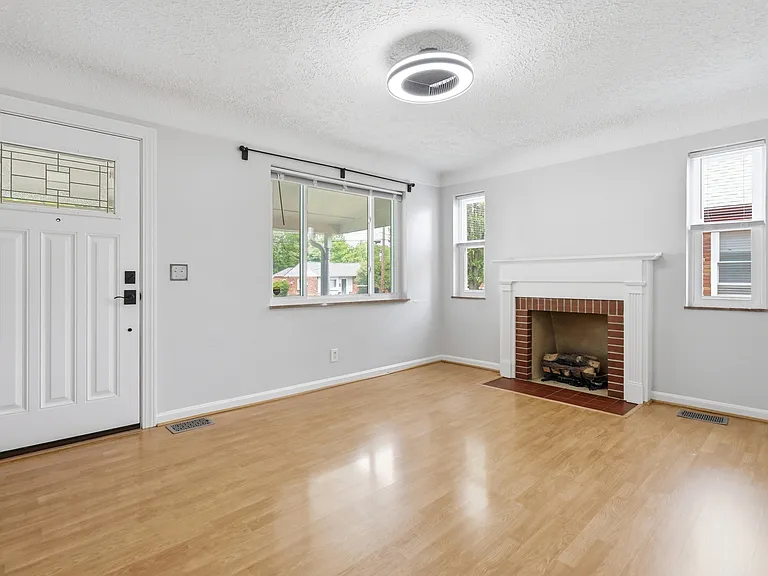 8330 Wexford Ave — Photo 13