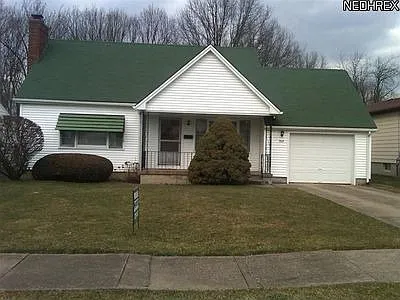 769 Wesley Ave photo 1