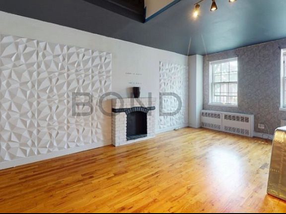4th image of 402 E 83rd St #5DD